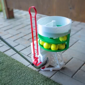 Golfballspender in Aktion – automatischer Ballaufleger für Driving Range und Indoor-Training